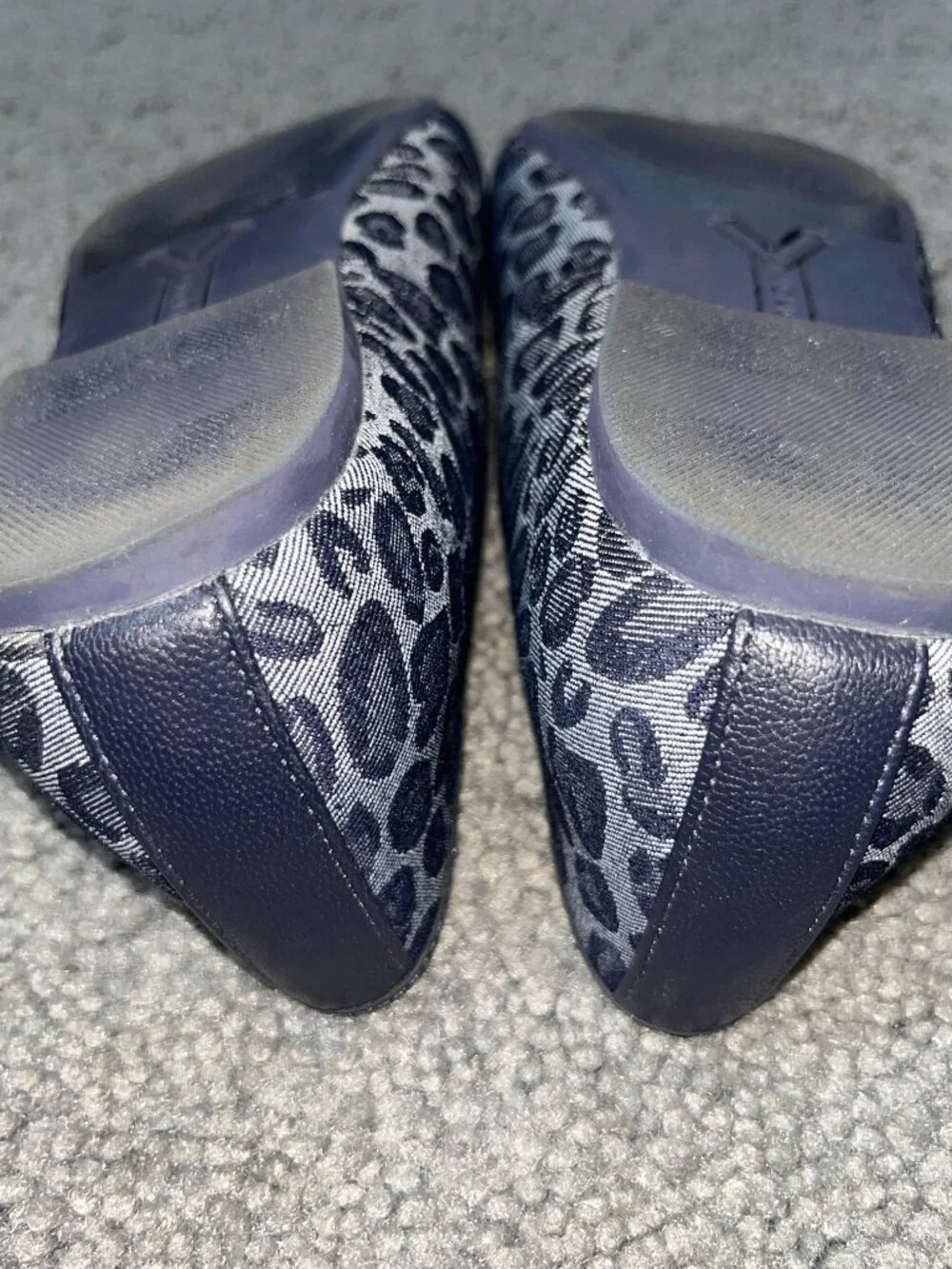 VIONIC ORINDA BALLET FLATS IN LEOPARD PATTERN DENIM & NAVY LEATHER  - EUC - 8.5